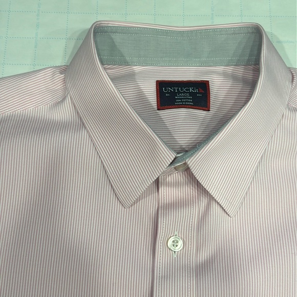 UNTUCKit Large Wrinkle Free Button Down Shirt - Picture 2 of 5